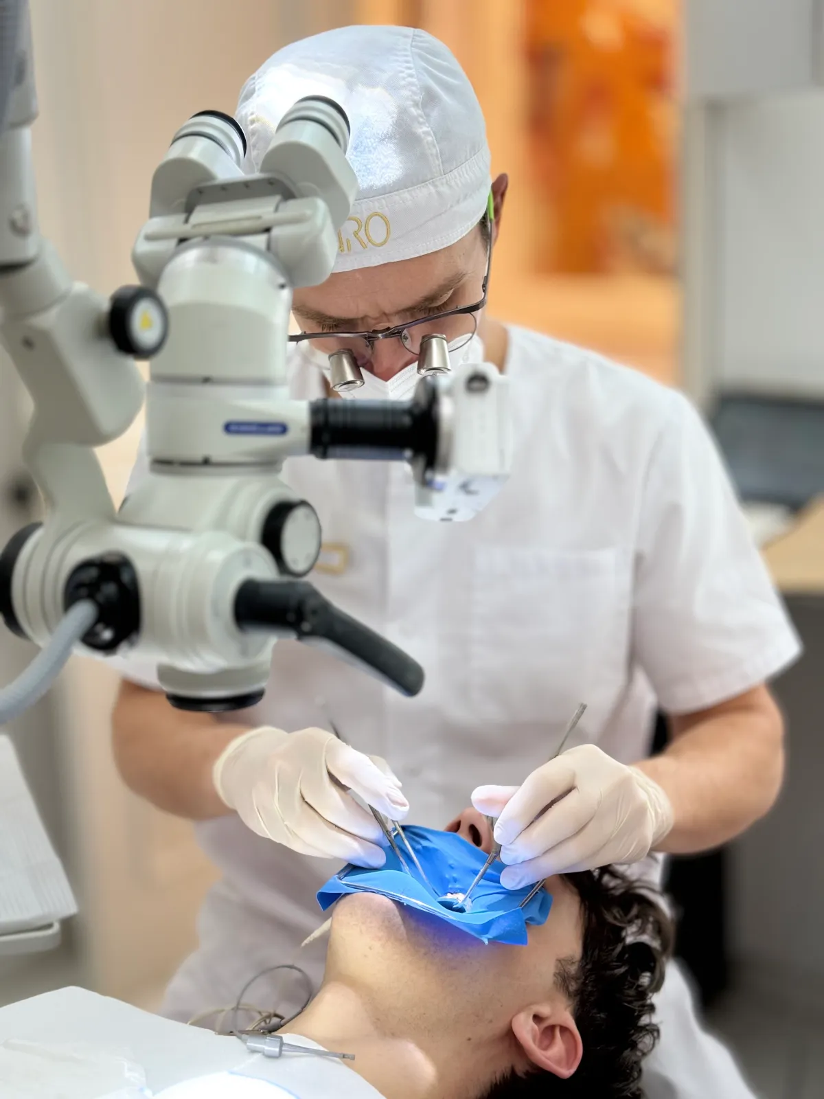 Odontología microscópica de alta precisión en Clínica CIRO La Moraleja Madrid