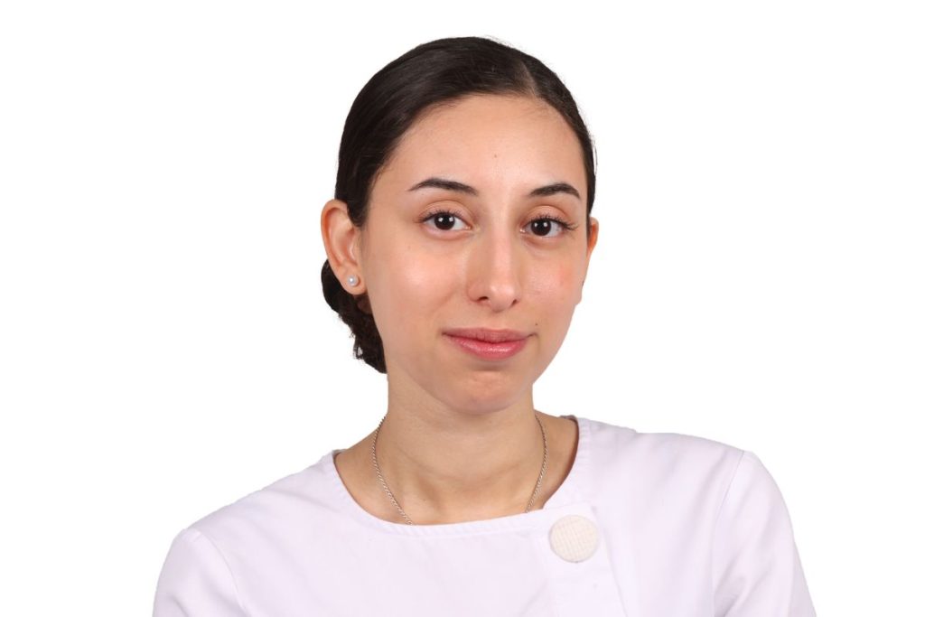 Ainhoa Carmona higienista dental en Clínica CIRO, zona Alcobendas