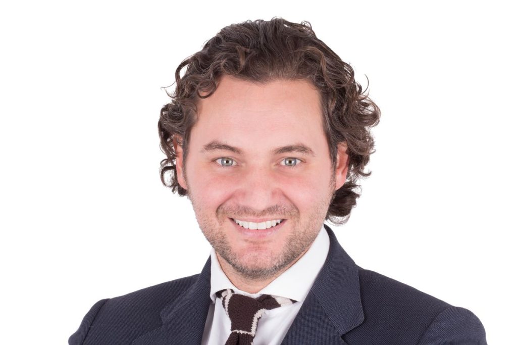 Dr David Jiménez estética dental en La Moraleja